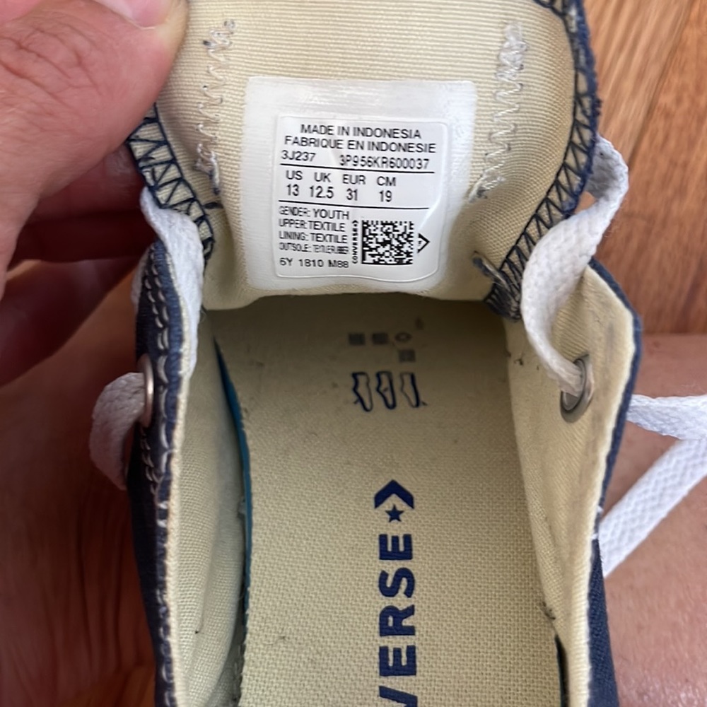 NEW kids Converse Chuck Taylors - Picture 4 of 4